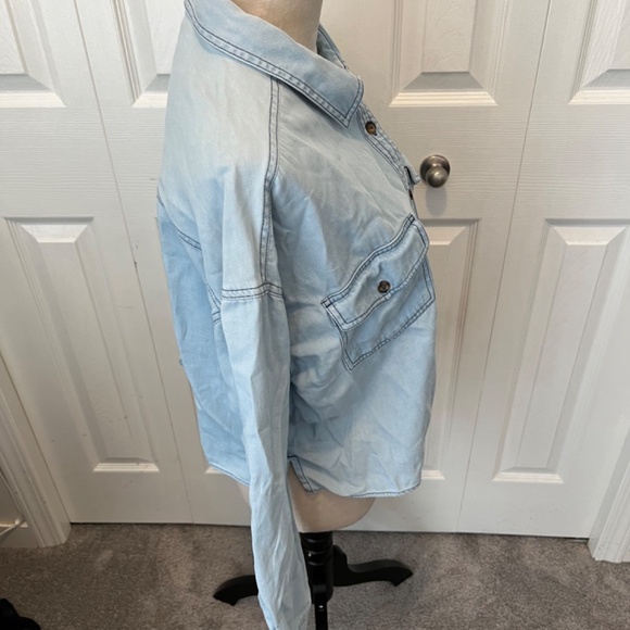 Harlow size M chambray top - Picture 8 of 10
